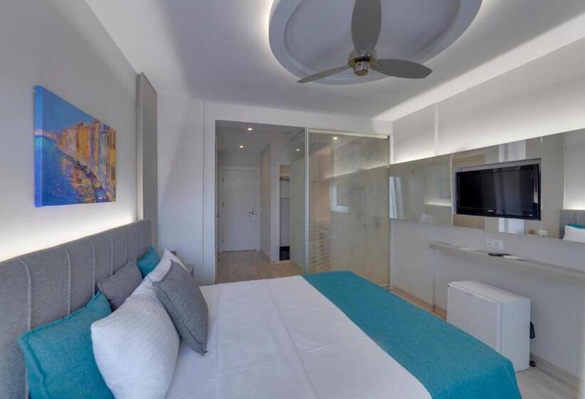 ホテル La Brezza Suite &