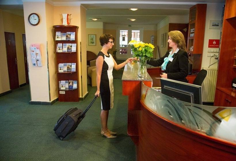 בית מלון כפרי Lázeňská Léčebna Mánes