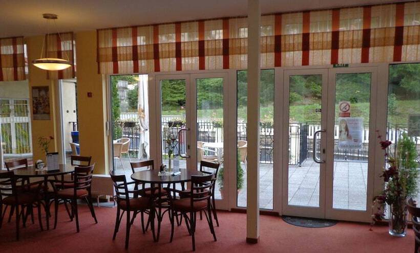 בית מלון כפרי Lázeňská Léčebna Mánes