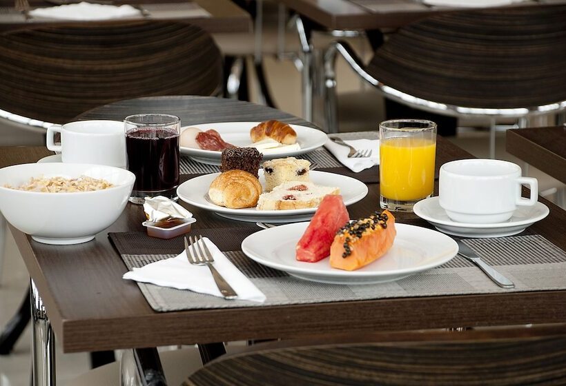 ホテル Master Cosmopolitan Moinhos De Vento