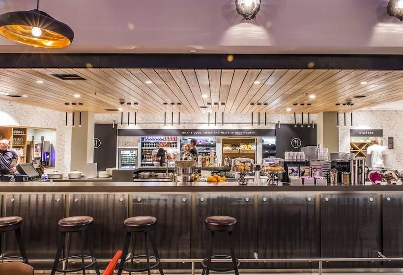 ホテル Moxy Milan Malpensa Airport