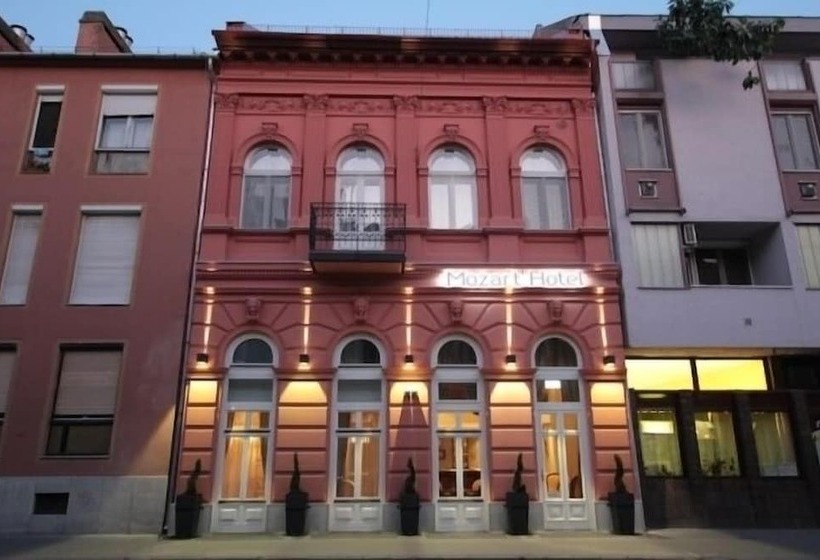 ホテル Mozart