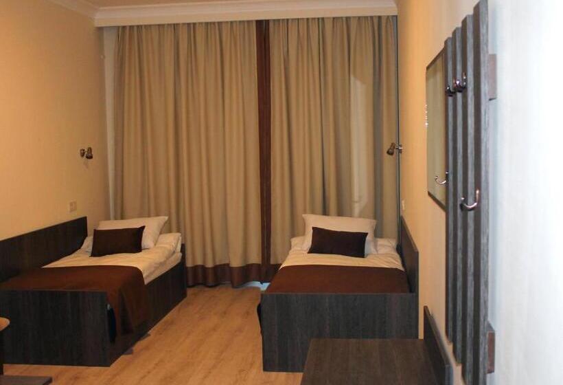 בית מלון כפרי Nonstop