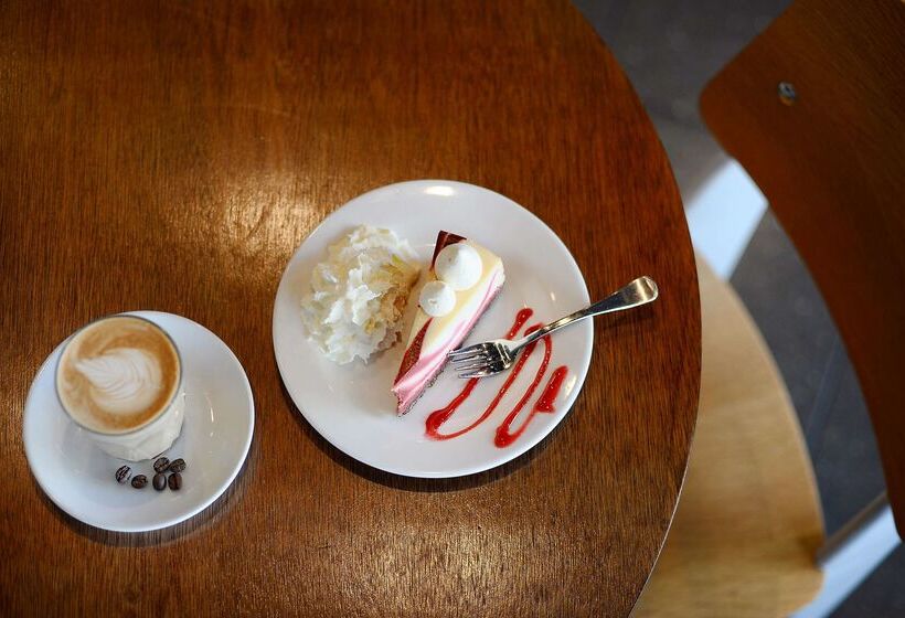 هتل Oaks Gladstone Grand