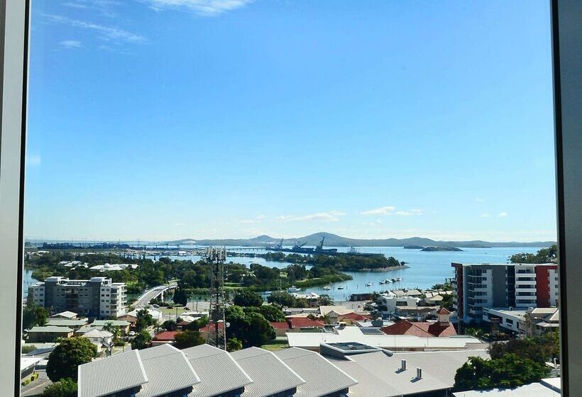 هتل Oaks Gladstone Grand