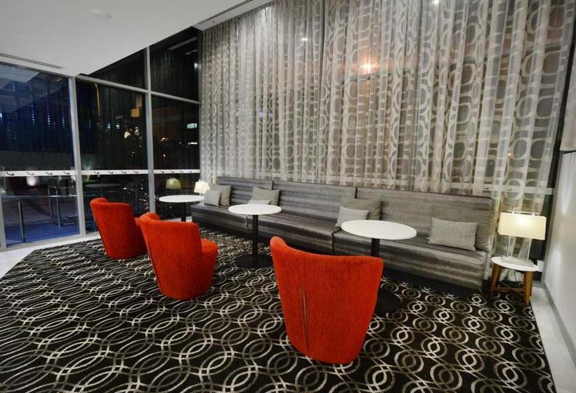 هتل Oaks Gladstone Grand