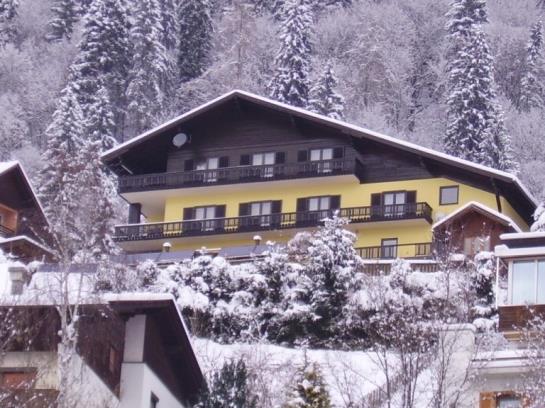 تختخواب و صبحانه Jaeger Guesthouse