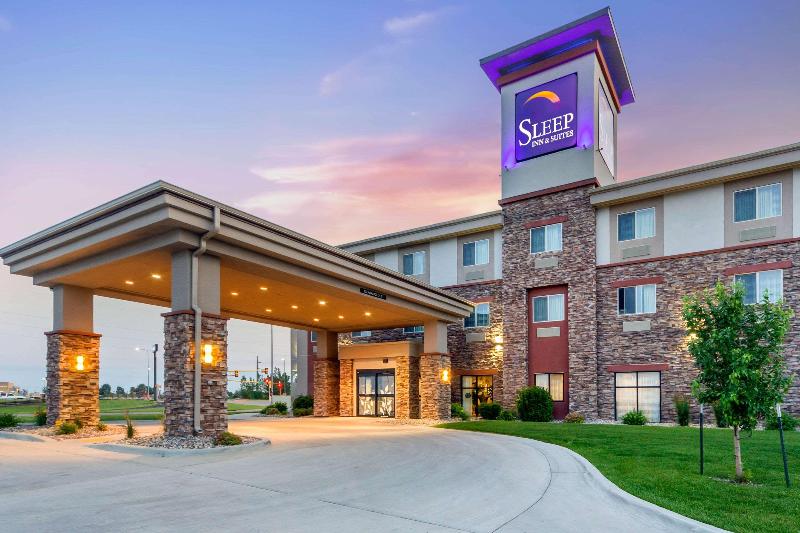 هتل Sleep Inn & Suites Devils Lake