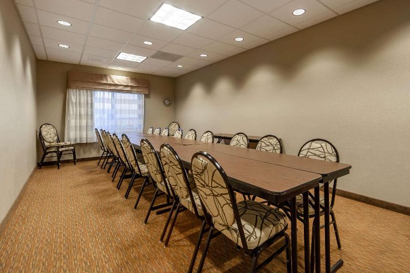 فندق Sleep Inn & Suites Devils Lake