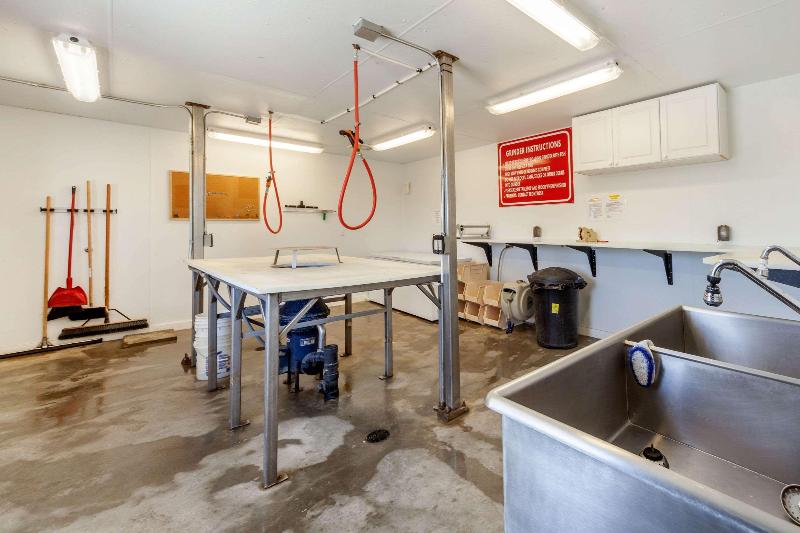 هتل Sleep Inn & Suites Devils Lake