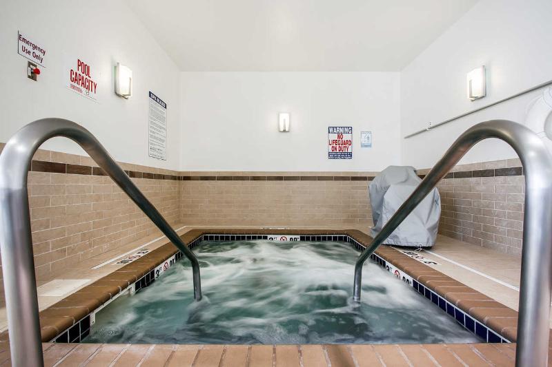 هتل Sleep Inn & Suites Devils Lake