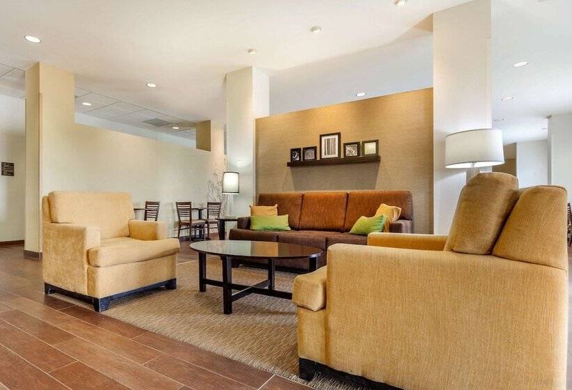 هتل Sleep Inn & Suites Devils Lake