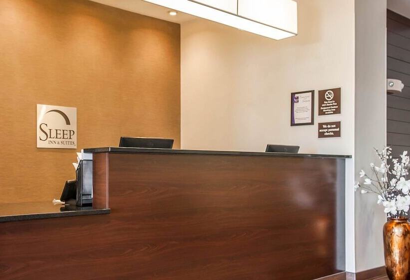 هتل Sleep Inn & Suites Devils Lake