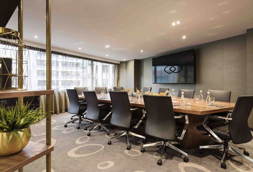 Отель Sofitel Wellington