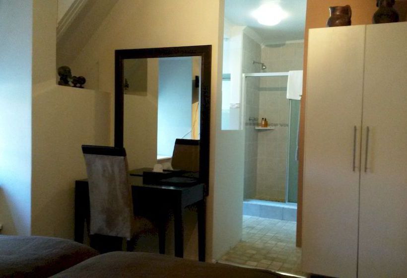 Somerset Villa Guesthouse