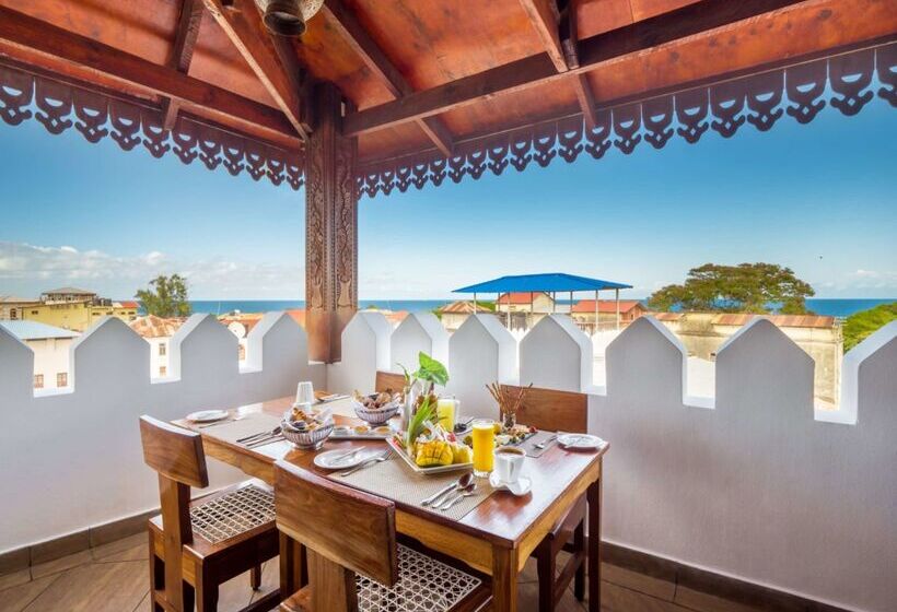 هتل Spice Tree By Turaco