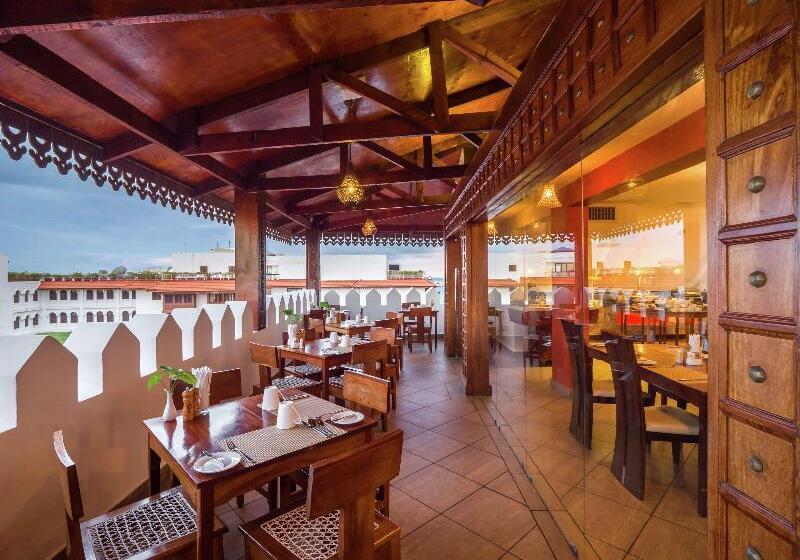 هتل Spice Tree By Turaco