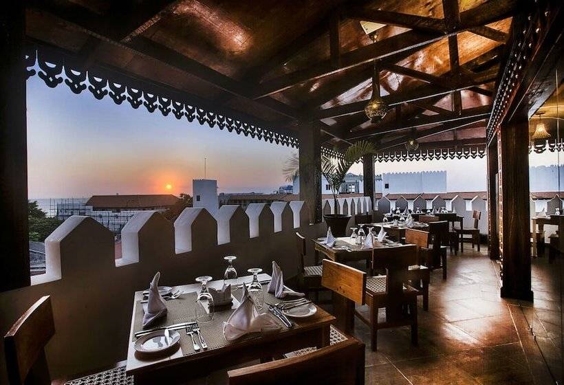 هتل Spice Tree By Turaco