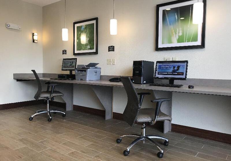 فندق Staybridge Suites Seattle   Fremont, An Ihg