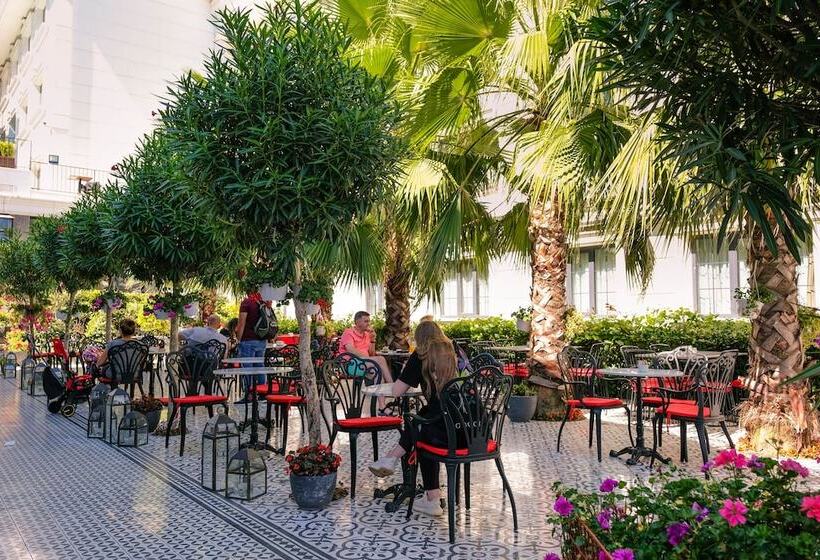 هتل Sura Hagia Sophia