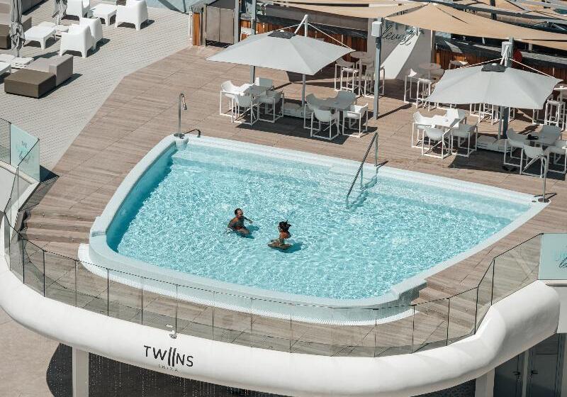 호텔 The Ibiza Twiins 4* Sup