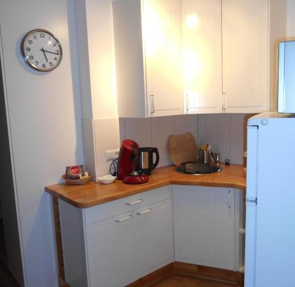 Отель Warum Ins