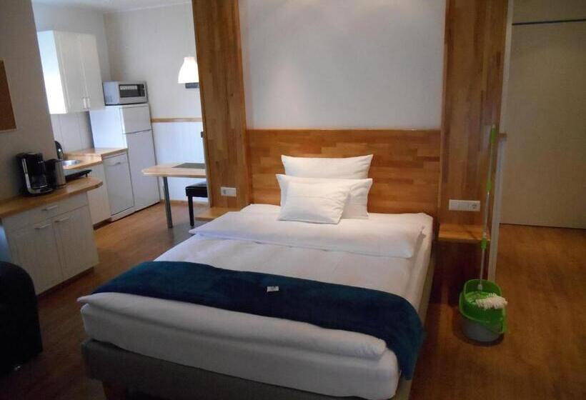 Отель Warum Ins