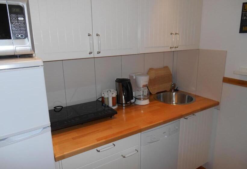 Отель Warum Ins