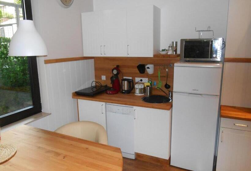 Отель Warum Ins