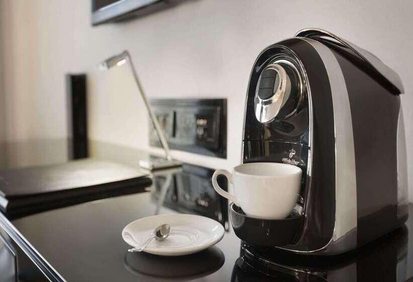 Wyndham Grand Istanbul Levent Hotel & Conference Center