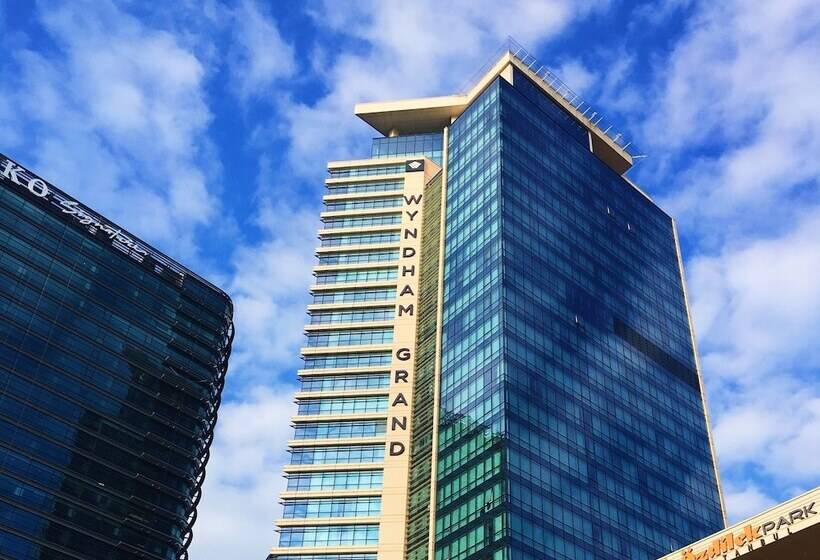 Wyndham Grand Istanbul Levent Hotel & Conference Center