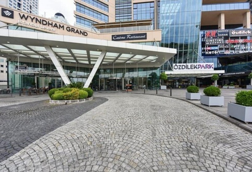 Wyndham Grand Istanbul Levent Hotel & Conference Center