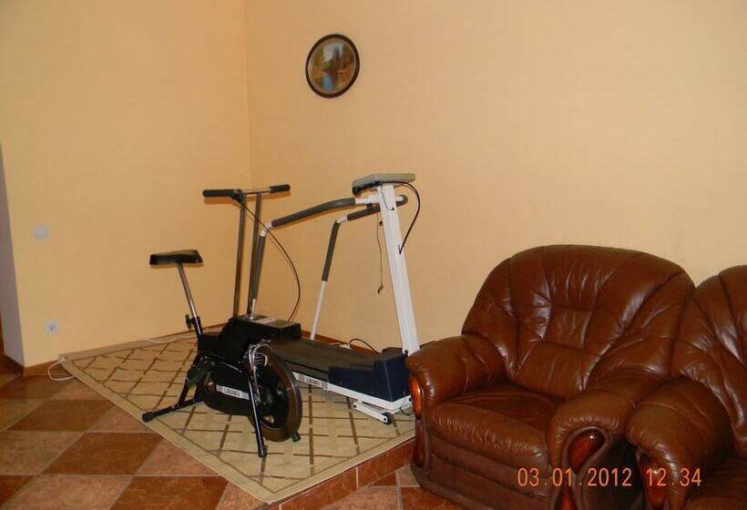 هتل Zhuravli Park