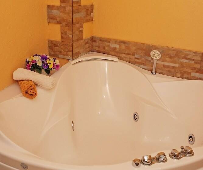 هتل Zhuravli Park