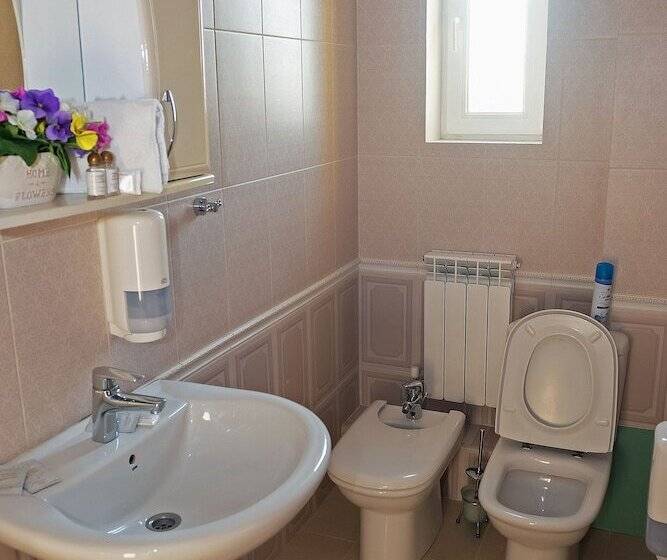 هتل Zhuravli Park