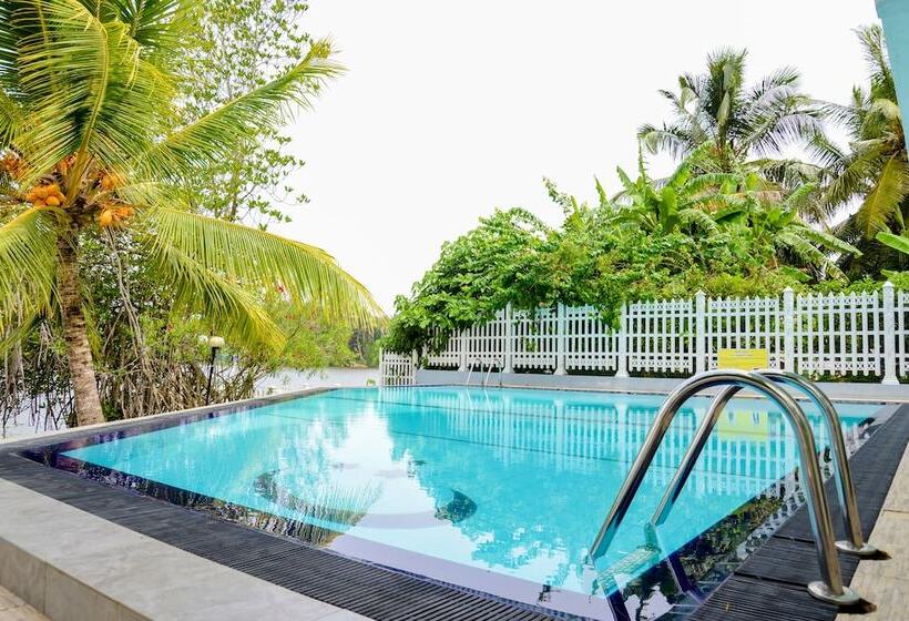 Laluna Ayurveda Resort