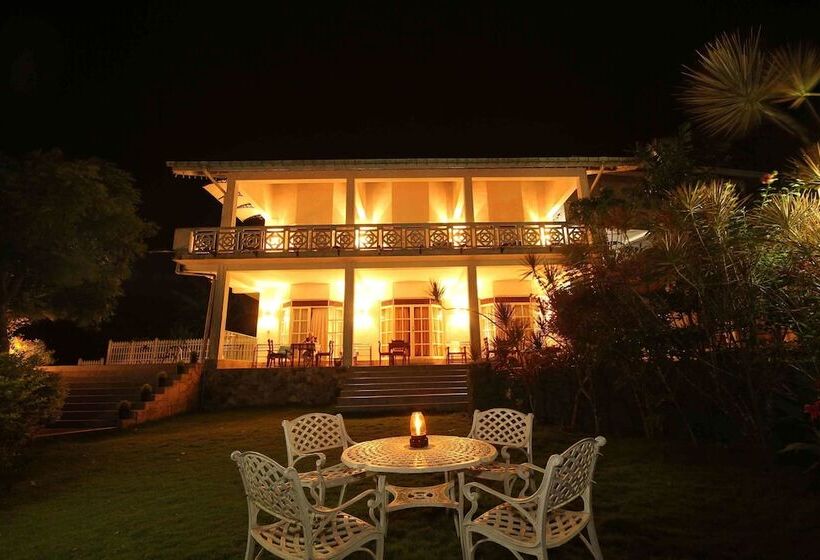 Laluna Ayurveda Resort