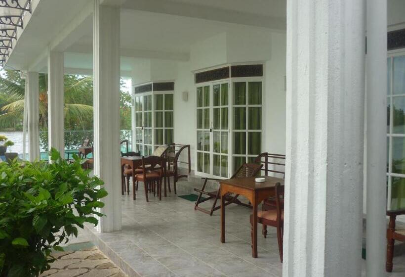 Laluna Ayurveda Resort