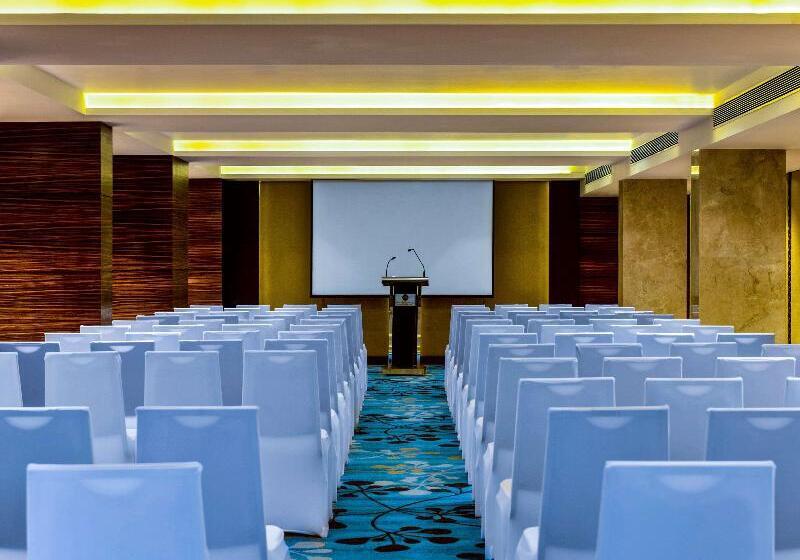 Novotel Goa Resort & Spa Candolim