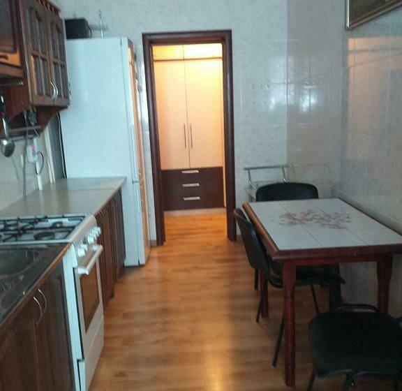 затишна, домашня 43м в тихому зеленому місці поруч центральний парк університет