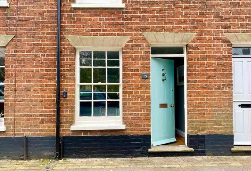 15 Victoria Street, Southwold