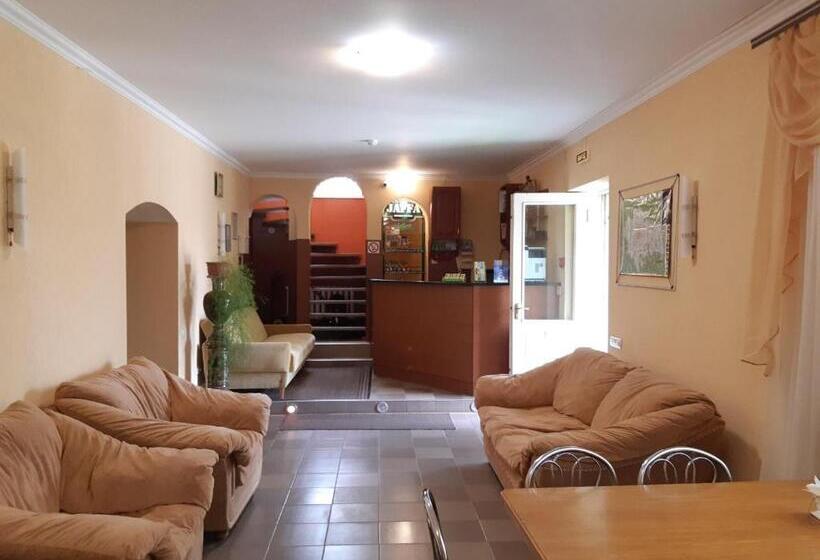 هاستل садиба