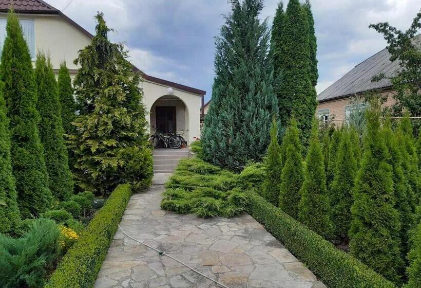 هاستل садиба