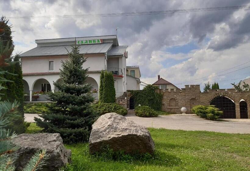 هاستل садиба