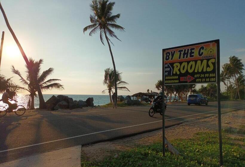 ユースホステル By The C Cabanas