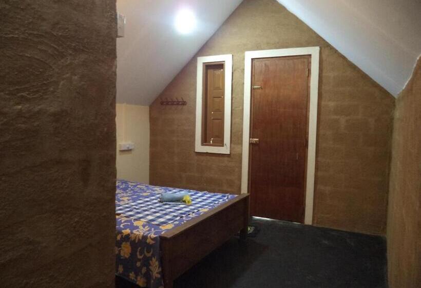 ユースホステル By The C  Cabanas