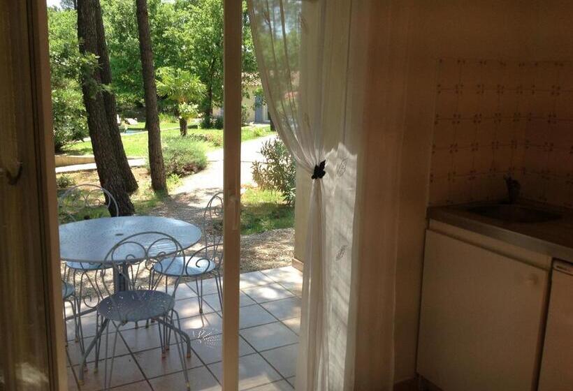 ベッドアンドブレックファースト Le Clos Des Cigales