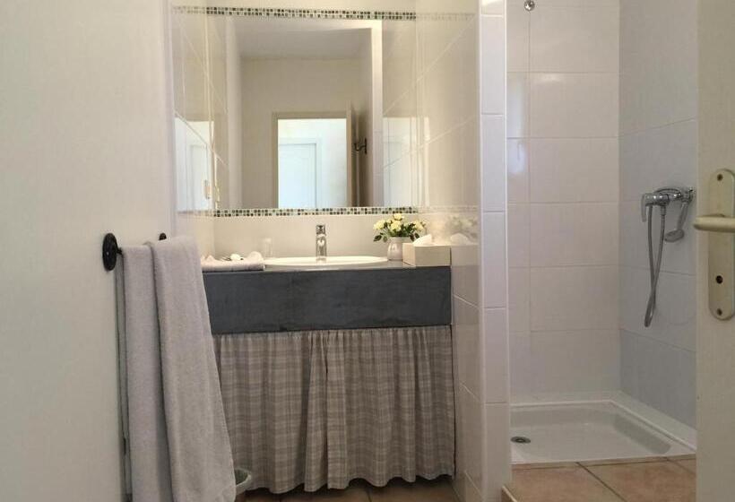 ベッドアンドブレックファースト Le Clos Des Cigales