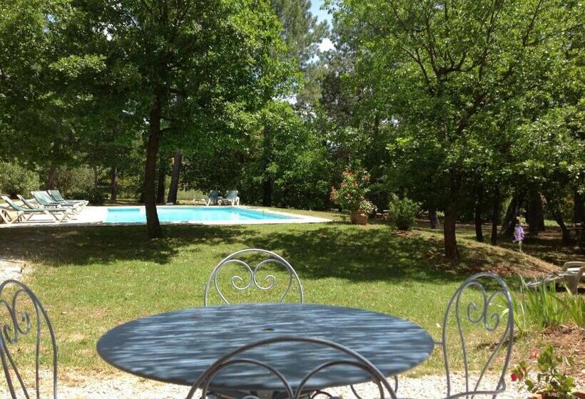 ベッドアンドブレックファースト Le Clos Des Cigales