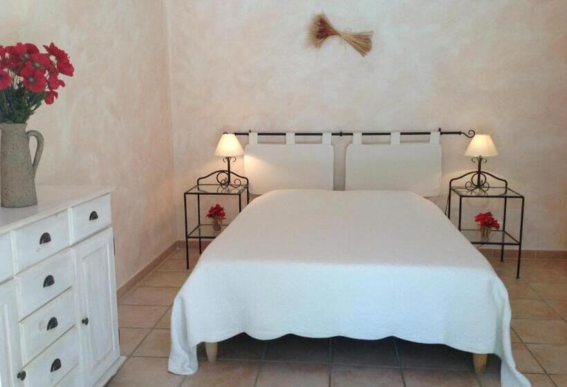 ベッドアンドブレックファースト Le Clos Des Cigales